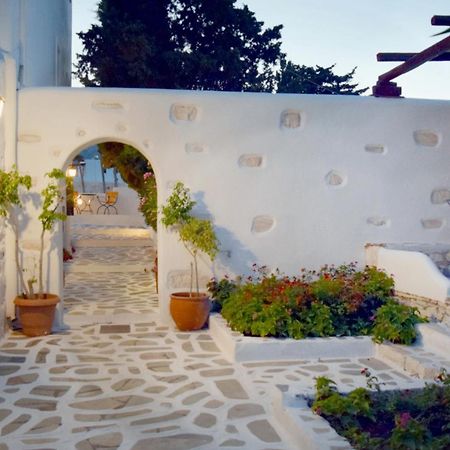 Tzane Studios & Apartments - Steps Away From Golden Beach Chrisi Akti  Exterior photo
