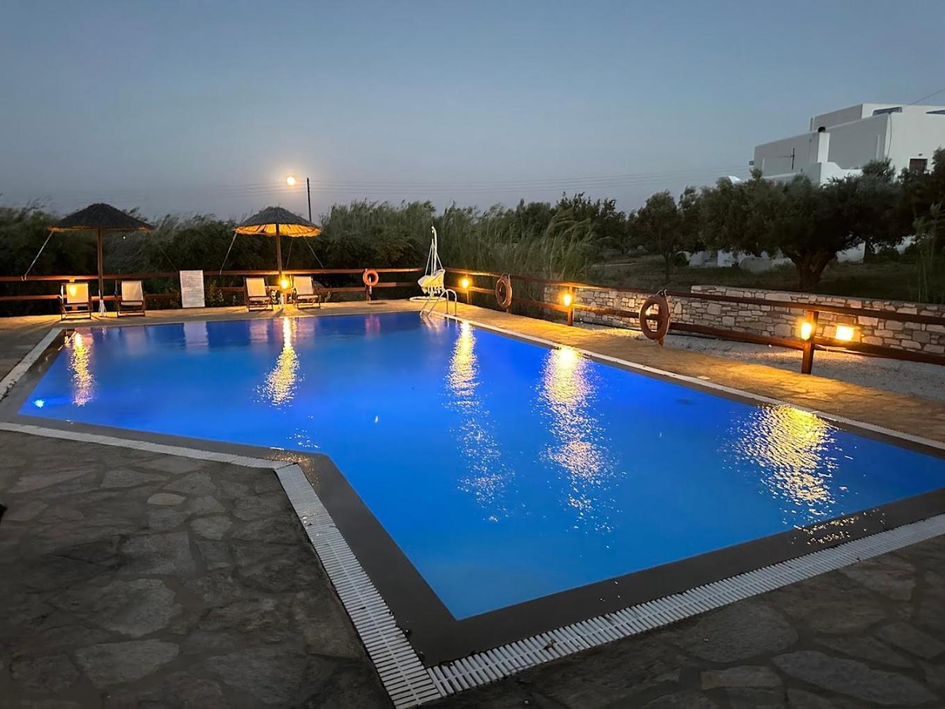 Tzane Studios & Apartments - Steps Away From Golden Beach Chrisi Akti  Exterior photo