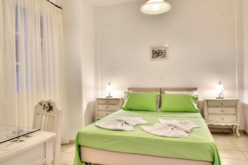 Tzane Studios & Apartments - Steps Away From Golden Beach Chrisi Akti  Exterior photo