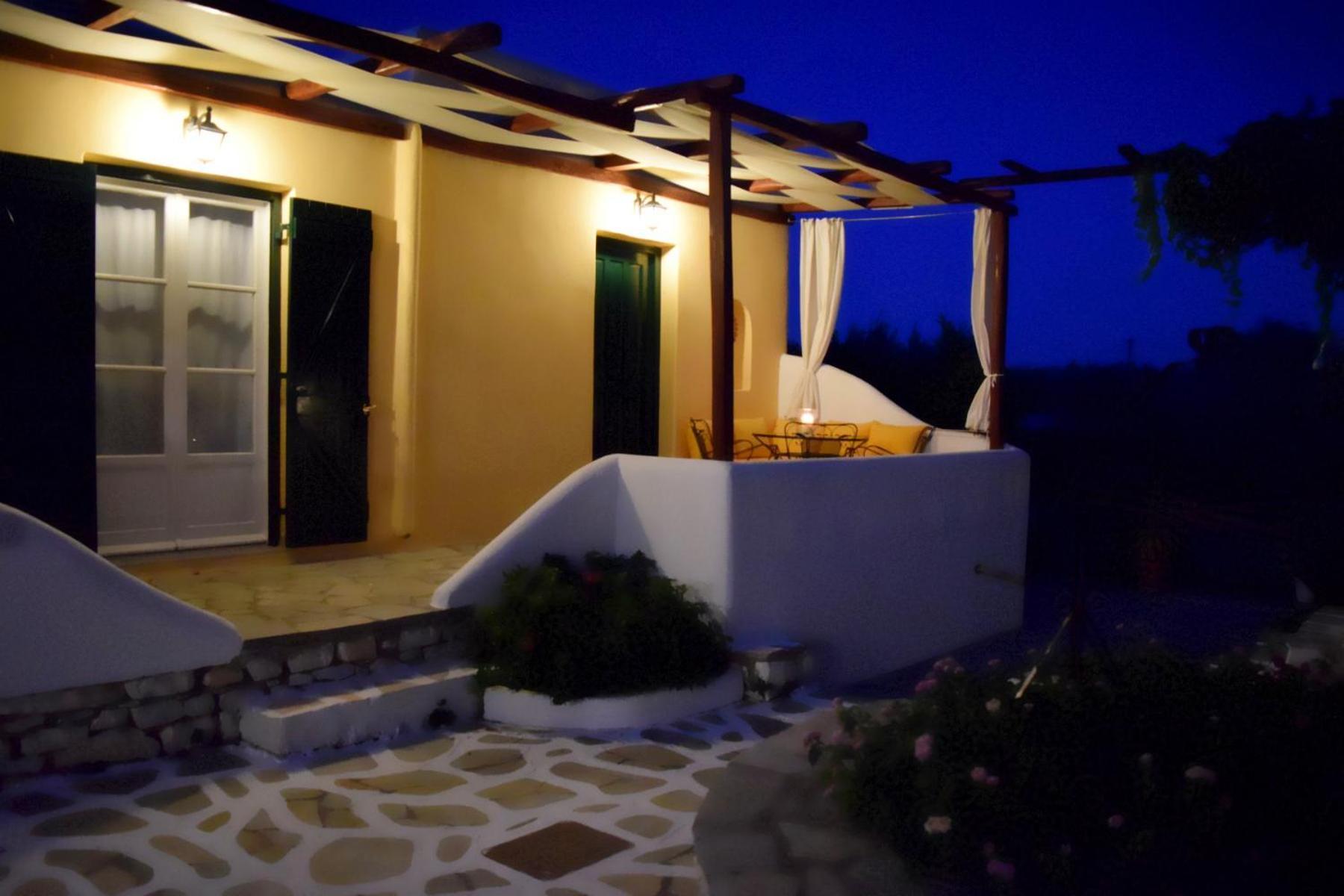 Tzane Studios & Apartments - Steps Away From Golden Beach Chrisi Akti  Exterior photo