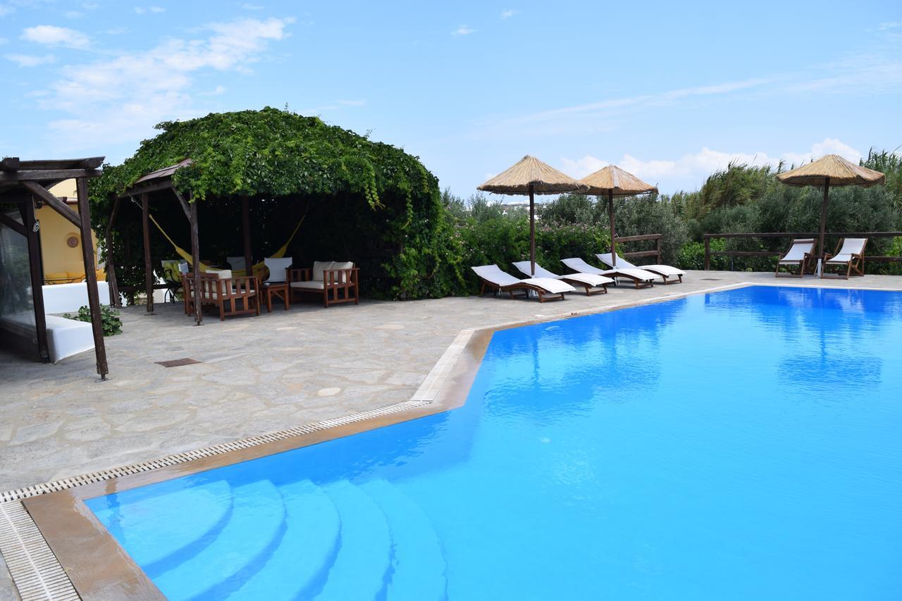Tzane Studios & Apartments - Steps Away From Golden Beach Chrisi Akti  Exterior photo